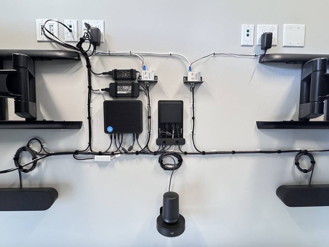 Symmetrical dual-display wall plate with control processors