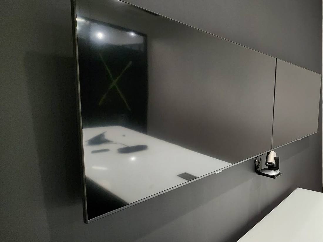 Reflective display panel and camera mount detail